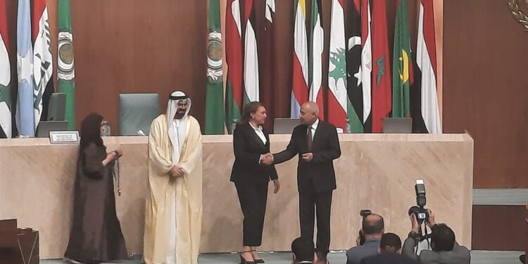 سعاد عبد الرحيم تفوز بجائزة أفضل رئيس بلدية في المنطقة العربية