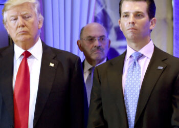 صحيفة امريكية: “أزمة هوية” في الحزب الجمهوري تلوح في الأفق على خلفية دعم أوكرانيا