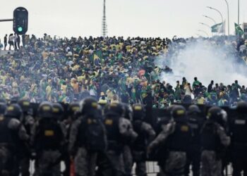 الرئيس البرازيلي يؤكد ان ابواب القصر الرئاسي شرعت أمام المتظاهرين من الداخل