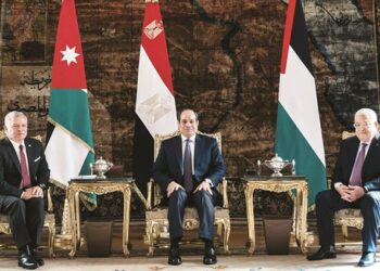 قادة مصر والأردن وفلسطين: ضرورة تحقيق السلام على أساس حل الدولتين