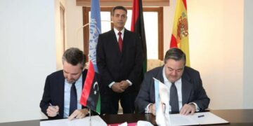 حفتر يبحث مع مسؤولين أمريكيين التنسيق الأمني وتوحيد الجيش