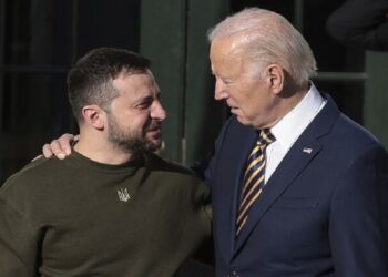 واشنطن ترفض طلب زيلينسكي بتزويده بصواريخ بعيدة المدى
