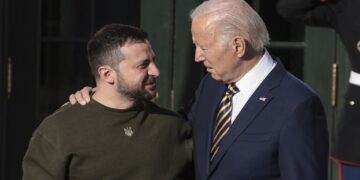 واشنطن ترفض طلب زيلينسكي بتزويده بصواريخ بعيدة المدى