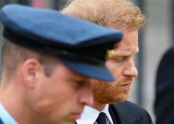 الأمير هاري يدافع عن مذكراته ويرد تهمة العنصرية عن عائلته