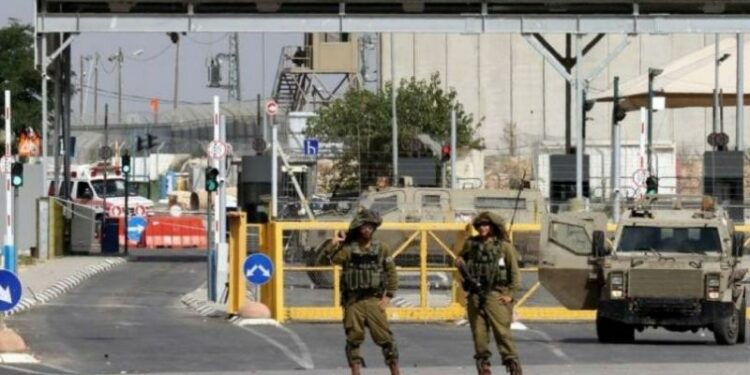 السلطة الفلسطينية تدعو لتدخل دولي لوقف قيود إسرائيل على دخول الضفة الغربية