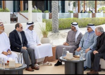 محمد بن زايد يستضيف لقاءً أخوياً تشاورياً مع عدد من قادة دول مجلس التعاون والأردن ومصر