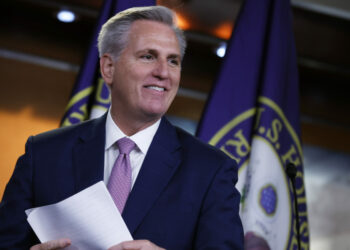 إنتخاب الجمهوري مكارثي رئيساً لمجلس النواب الأمريكي في الجولة الـ15 من التصويت.. وبايدن يُهنئه