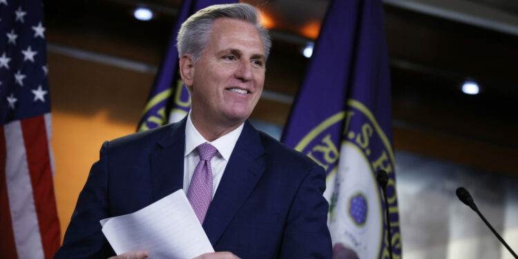 إنتخاب الجمهوري مكارثي رئيساً لمجلس النواب الأمريكي في الجولة الـ15 من التصويت.. وبايدن يُهنئه