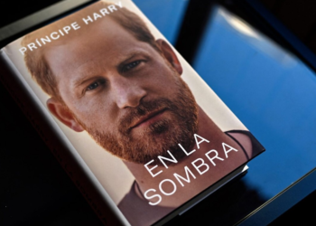 من هو الكاتب “الخفي” الذي صاغ مذكرات الأمير هاري ؟؟