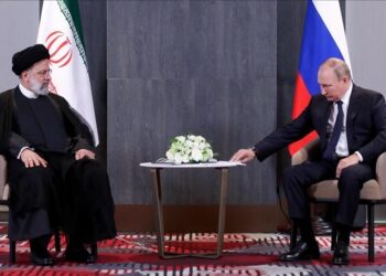 بوتين ورئيسي يبحثان مشاريع الطاقة والنقل في إتصال هاتفي.. ويعبران عن رغبتهما في “تطبيع” الوضع في سوريا