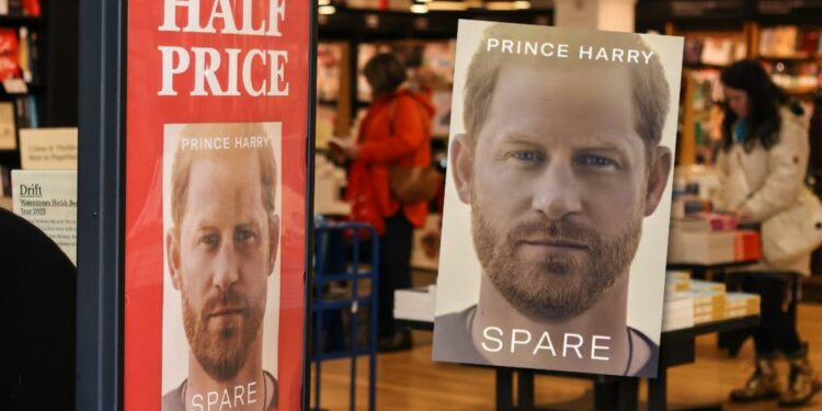 هاري يكشف “سرا” جديدا عن كتابه يتعلق بعلاقته بتشارلز ووليام