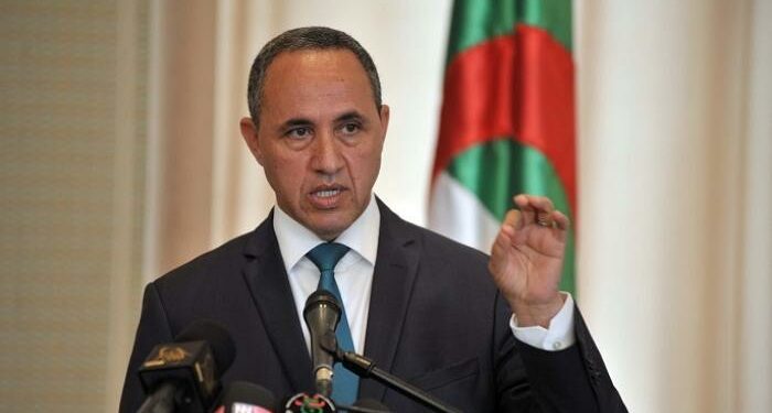 المرشح الرئاسي الجزائري السابق عزّ الدين ميهوبي يعلن إعتزاله العمل السياسي والحزبي