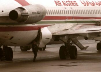 وصول طائرة إغاثة جزائرية على متنها 100 من رجال الإنقاذ إلى سوريا