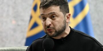 الرئيس الأوكراني يُهدد بشن هجوم عسكري على “القرم” ويوجه رسالة لإسرائيل: نريد أن تصطفوا معنا وليس أن تكونوا وسطاء