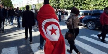 الأمن التونسي يوسع حملة الإيقافات بصفوف المعارضة وبعض رجال الأعمال والقضاء يدفع بأغلبهم إلى السجن
