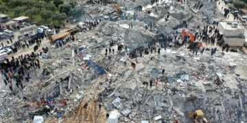 بوتين تحدث مع الأسد وأردوغان.. ورجال إنقاذ روس يسافرون إلى سوريا وتركيا بعد زلزال مدمر