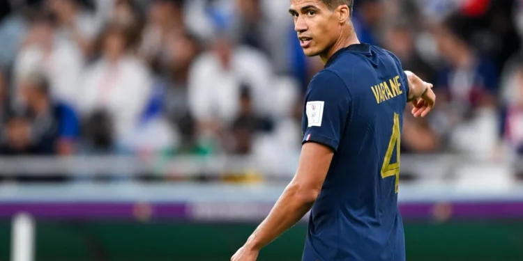 فاران يلتحق ببنزيمة ولوريس ويعلن إعتزاله اللعب الدولي