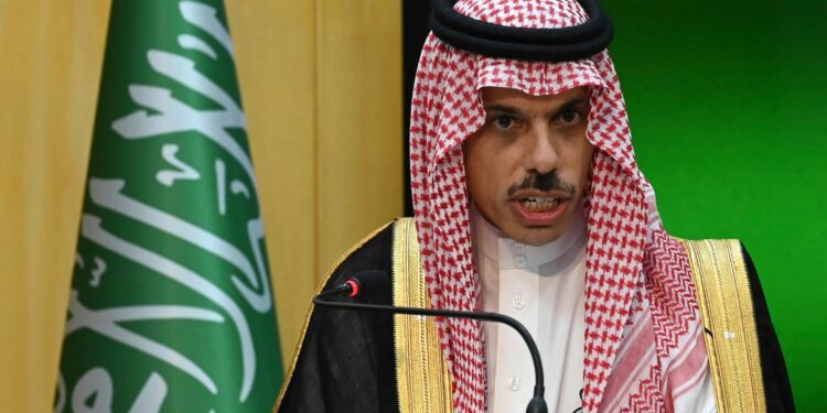 السعودية تكشف عن وجود قناة حوار لعودة سوريا للحضن العربي وتؤكد إنفتاحها للمحادثات مع إيران.. الإتفاق النووي مع طهران ليس مثالياً ويجب أن يعالج مخاوف دول الجوار