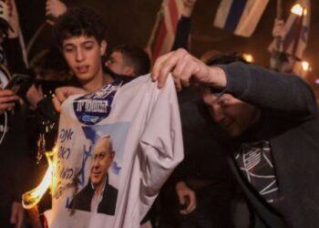 الخلافات والأزمات تقود إسرائيل للنفق المظلم وهرتسوج يدق ناقوس الخطر ويدعو الحكومة للتخلي عن تغييرات مثيرة للجدل