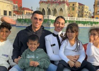 بند غريب في عقود العاملين مع رونالدو.. ممنوع كشف الأسرار قبل 70 عاماًوتأقلم سريع لأبنائه وجورينا بالمملكة العربية السعودية