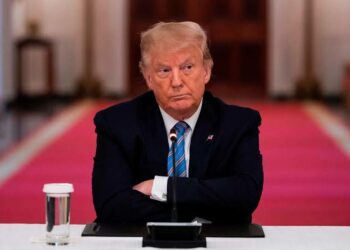 أمريكا.. ترامب وعائلته يواجهون إتهامات بإخفاء 100 هدية ..!!!