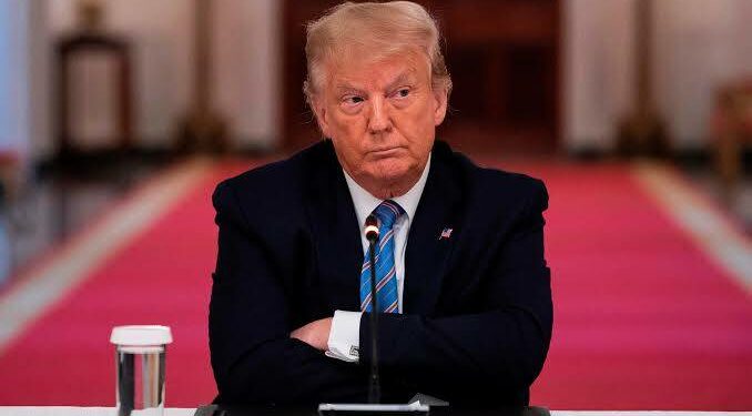 أمريكا.. ترامب وعائلته يواجهون إتهامات بإخفاء 100 هدية ..!!!