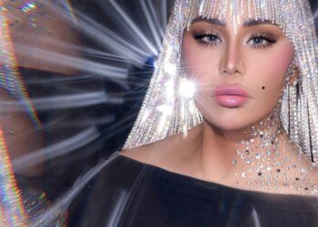 هجوم عنيف من الجمهور على الفنانة أحلام بعد إرتدائها باروكة من الألماس ” القبر ما يعرف ألماس .. القبر نهاية كل الناس “!!!!