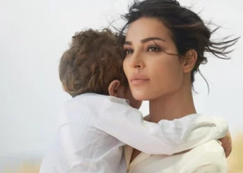 هدية من ميسي للفنانة نادين نجيم