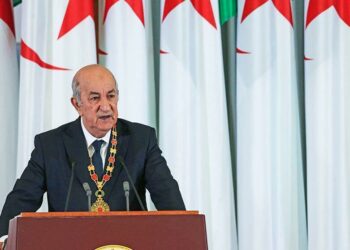 الرئيس الجزائري: تونس تتعرض لمؤامرة والجزائر ستقف معها أحب من أحب وكره من كره