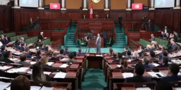 البرلمان التونسي يعقد أولى جلساته ويختار إبراهيم بودربالة رئيساً للبرلمان ونائبيه