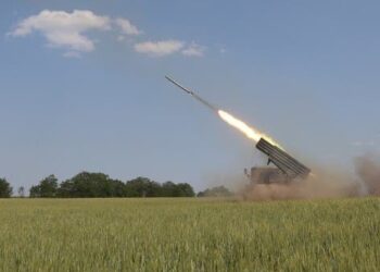 روسيا تؤكّد أن أوكرانيا نشرت صواريخ أميركية بعيدة المدى.. ودفاعاتها أسقطت صاروخا من طراز GLSDB