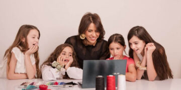 مصممة أزياء تشق طريقها نحو العالمية صابرين أبو سليم: بصمتي وهدفي أن أجعل من الطفل مصمم مبدع مع فكر ورؤية