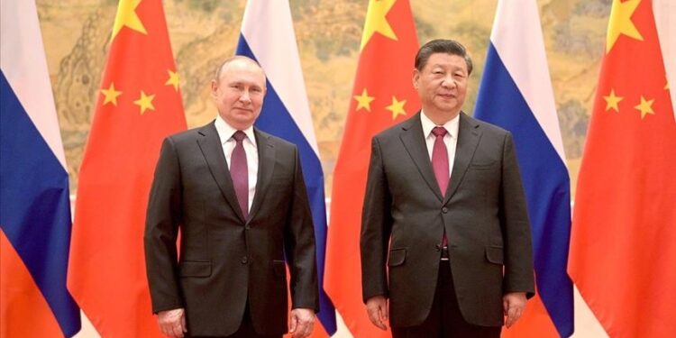 بوتين يعلن إستعداده لمناقشة المقترح الصيني للسلام في أوكرانيا وروسيا .. وشي يؤكد عزمه إعطاء الأولوية لعلاقته “الإستراتيجية” مع روسيا