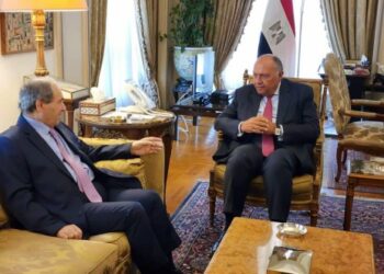 في زيارة هي الأولى من نوعها إلى القاهرة منذ أكثر من عشر سنوات .. مباحثات مصرية سورية موسعة على مستوى وزيري الخارجية.. ومصر تدعو لتسوية سياسية شاملة للأزمة السورية لوضع حد للتدخلات الخارجية