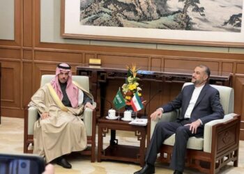 بعد سنوات من التوتر.. إيران والسعودية يقطعان شوطًا هامًا في إستعادة العلاقات بعقد لقاءٍ نادرٍ في العاصمة الصينية وإتفاق على فتح السفارات بين البلدين