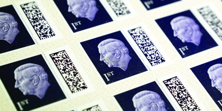 طرح أول طابع بريطاني يحمل صورة الملك تشارلز الثالث