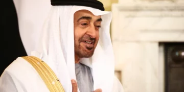 الشيخ محمد بن زايد ينشر صورة عائلية بمناسبة عيد الفطر.. وهذا ما كتبه