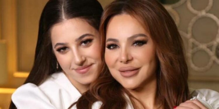 سوزان نجم الدين : فخورة بأول تجربة لإبنتي سارة في التمثيل