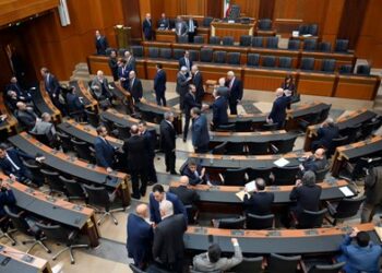 برلمان لبنان يؤجل الإنتخابات البلدية والإختيارية لمدة عام