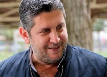 الموت يُغيّب الفنان السوري محمد قنوع