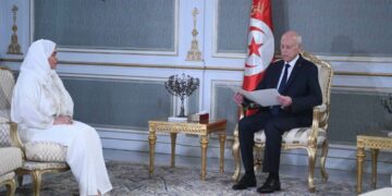 سفيرة دولة الإمارات بتونس تسلم الرئيس قيس سعيد دعوة من رئيس دولة الإمارات لحضور القمة العالمية للمناخ COP28