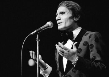 أسرة عبد الحليم حافظ تهدد مستخدمي صوته بالذكاء الاصطناعي