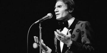 أسرة عبد الحليم حافظ تهدد مستخدمي صوته بالذكاء الاصطناعي