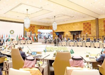 السعودية تتسلم رئاسة القمة العربية وسط ترحيب بعودة سوريا وتشديد على حل الخلافات داخل”البيت العربي”