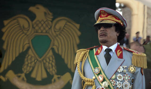 وثائق هيلاري كلينتون المُسرّبة.. قتل القذافي بسبب مشروع الولايات المتحدة الإفريقيّة !!!