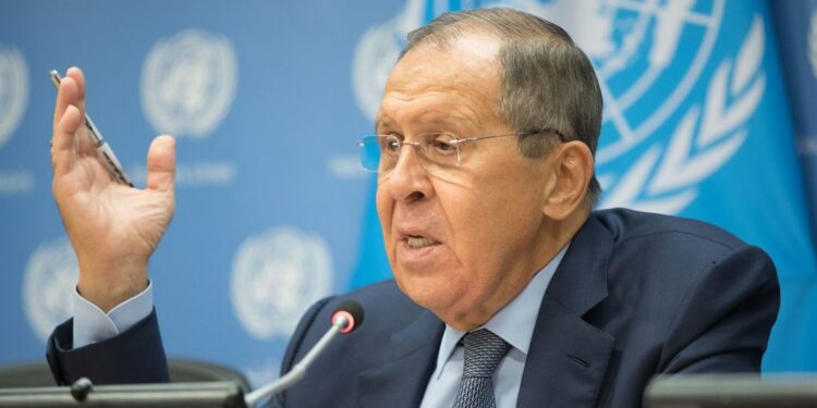 لافروف مُستشهدًا بما جرى في أفغانستان: الأزمة في أوكرانيا قد تنتهي بتخلي الولايات المتحدة عن القيادة الحالية لكييف.. وزير الدفاع البريطاني: واشنطن تقرر بشأن إرسال مقاتلات اف-16 لأوكرانيا