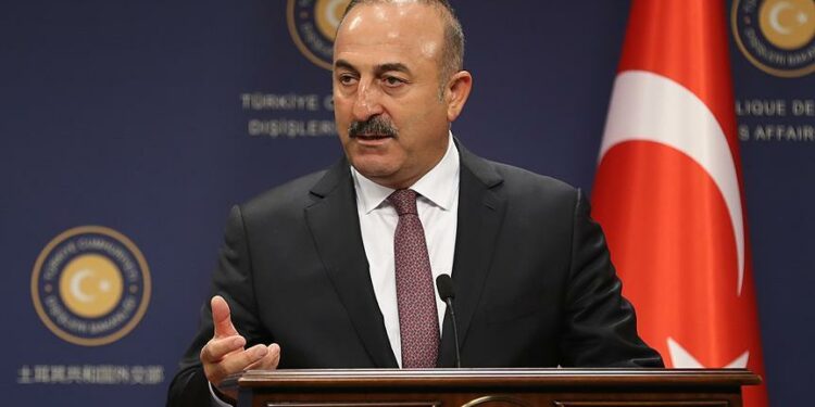 تشاووش أوغلو يبحث مع لافروف الإجتماع الرباعي حول سوريا