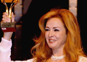 نجلاء فتحي تستغيث بوزيرة الثقافة المصرية !!!