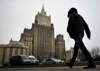 الخارجية الروسية تستدعي السفير الفرنسي متهمة باريس بالتمييز بحق الصحافيين الروس