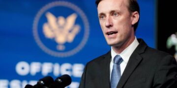 البيت الأبيض: كوريا الشمالية “ستدفع الثمن” إذا زوّدت روسيا بأسلحة للقتال في حربها ضد أوكرانيا